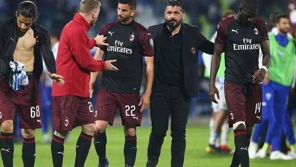 哑火，阿尔瓦雷斯近5场西甲比赛0球0助，近4场仅射门3次（状态低迷：阿尔瓦雷斯近5轮西甲0进球0助攻，近4战仅3次射门）