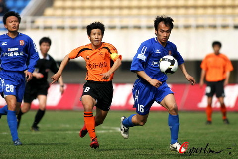 逆转！30岁锋霸独造2球，西甲豪强连进3球，欧冠翻盘（欧冠大逆袭：30岁锋霸独造两球，西甲豪门连轰三球完成翻盘）