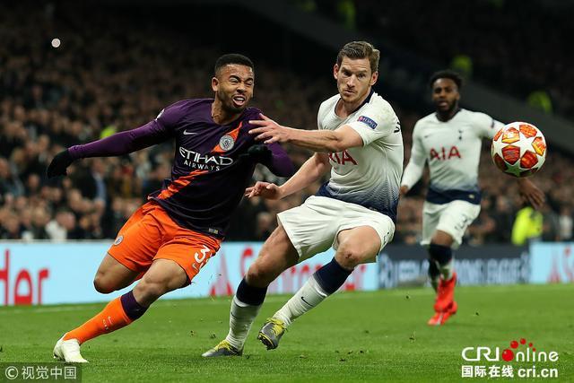 东契奇三双再升级打破联盟纪录（东契奇再攀三双新高，刷新联盟纪录）