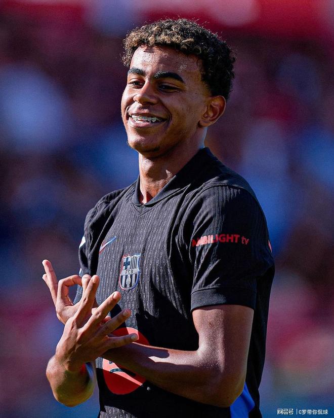 斯帕莱蒂：总体来说对球队满意；库普梅纳斯的表现帮了我大忙（斯帕莱蒂：对球队整体表现满意，库普梅纳斯的发挥给予我极大帮助）