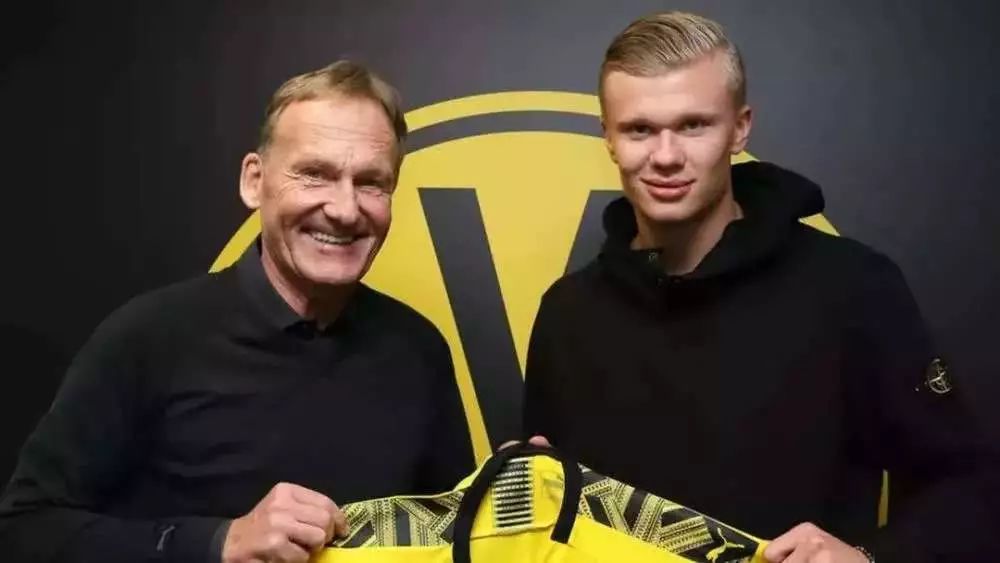 日职联半场：双方门将发挥神勇，福冈黄蜂0-0大阪钢巴（日职联半场战报：两队门神高接低挡，福冈黄蜂0-0大阪钢巴）