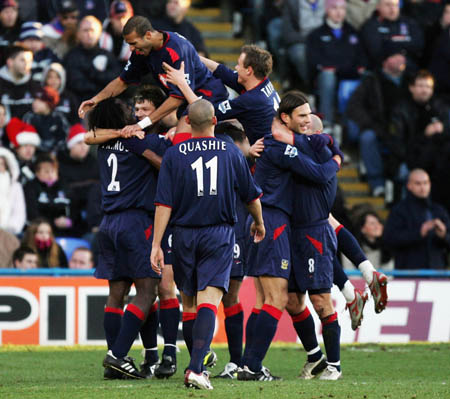 马卡：阿隆索仍需解决右路问题，卡马文加和罗德里戈表现不佳（马卡报：阿隆索右路问题仍未解决，卡马文加与罗德里戈状态低迷）