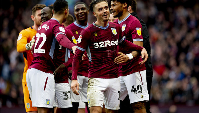 库珀·弗拉格进攻不稳定，投篮准度不足，体能和三分球需提升。（库珀·弗拉格攻端起伏大，投射稳定性欠佳，体能与三分仍需加强）