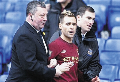 黄希扬：冲超是我生涯最后一个心愿，是否退役要跟俱乐部沟通（黄希扬：升超是我职业生涯最后心愿，退役与否将与俱乐部商议）