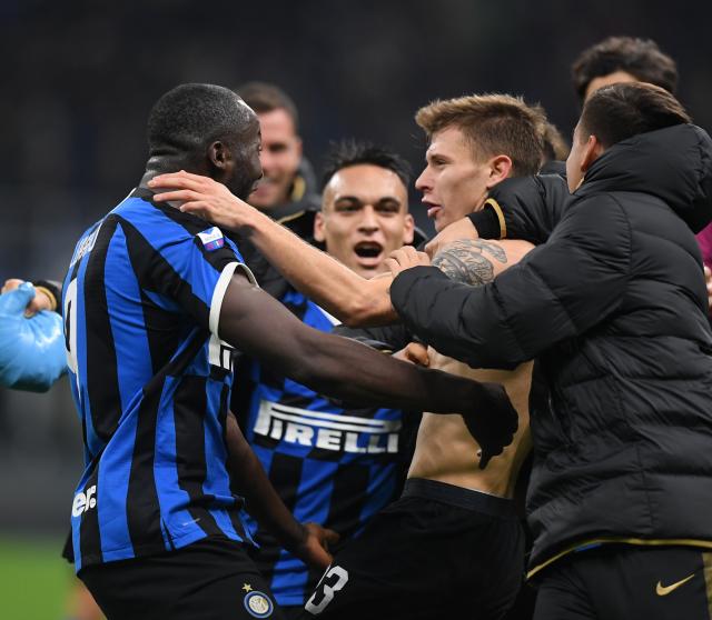 英超前瞻：曼城各项赛事遭遇两连败，利兹联客场表现挣扎（英超前瞻：曼城陷两连败低潮，利兹联客场持续低迷）