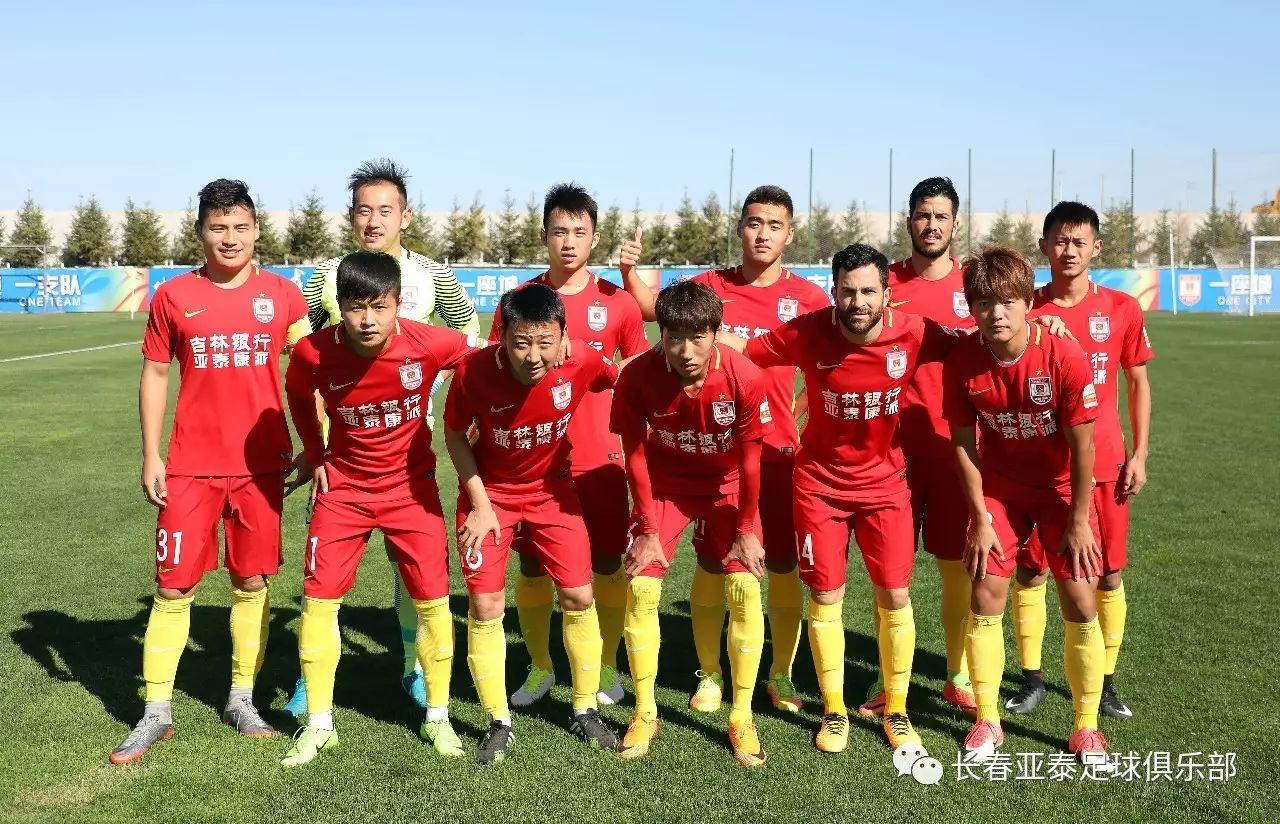 基米希被法比安鲁伊斯爆头，裁判未做表示，VAR未介入（法比安鲁伊斯击中基米希头部，裁判未示意，VAR未介入）