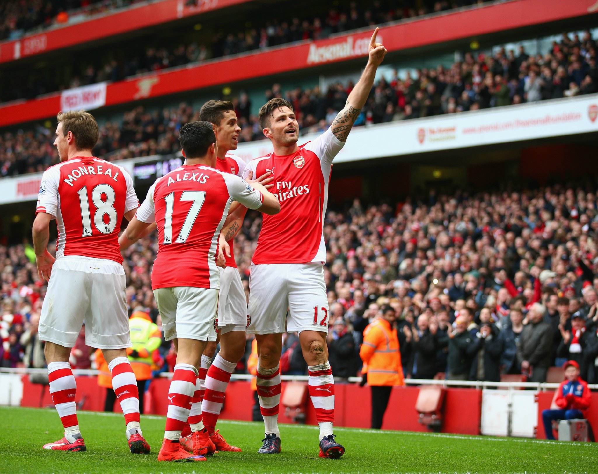 杜兰特关键中投命中，全场欢呼（杜兰特关键时刻中投命中，全场沸腾）