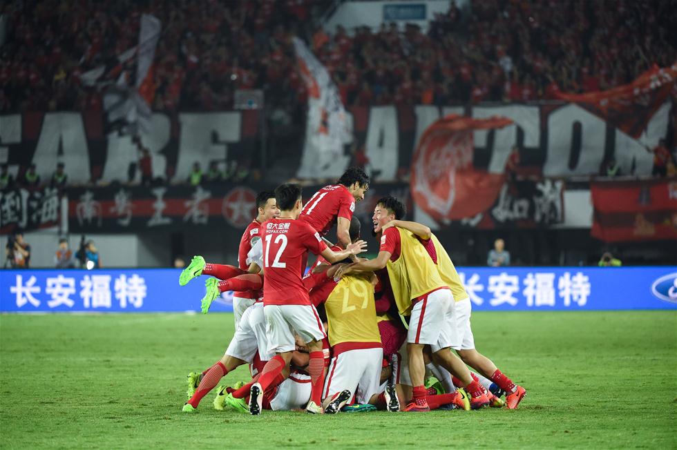 客战多特蒙德贡献帽子戏法+绝平，昂达夫当选全场最佳球员（客场对多特戴帽并读秒绝平，昂达夫荣膺全场最佳）