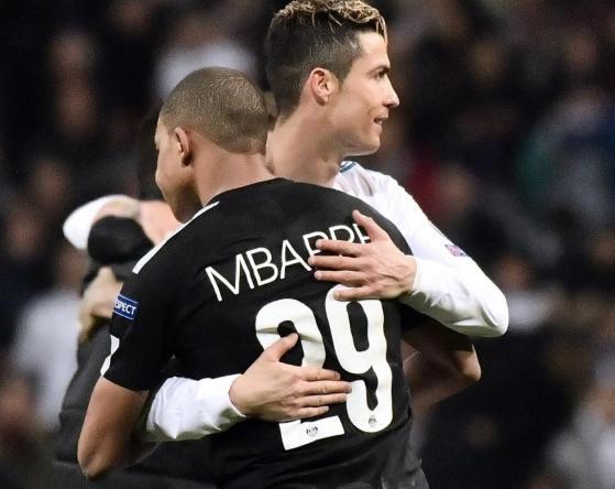 首尔主帅金基东：双线作战让球员们在体能上面临不小的挑战（金基东：双线征战给首尔球员体能带来不小压力）