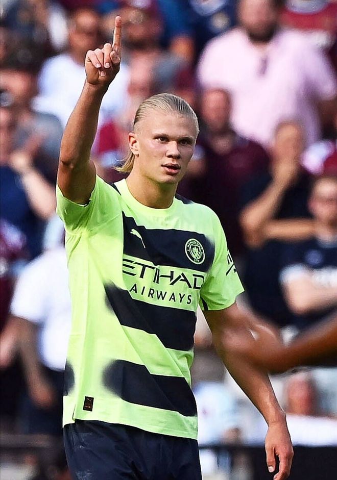 4-1大胜后的双面红魔：一场狂胜，暴露曼联争四的期望与脆弱！（4-1大捷下的红魔双面：酣胜难掩曼联争四野望与软肋）