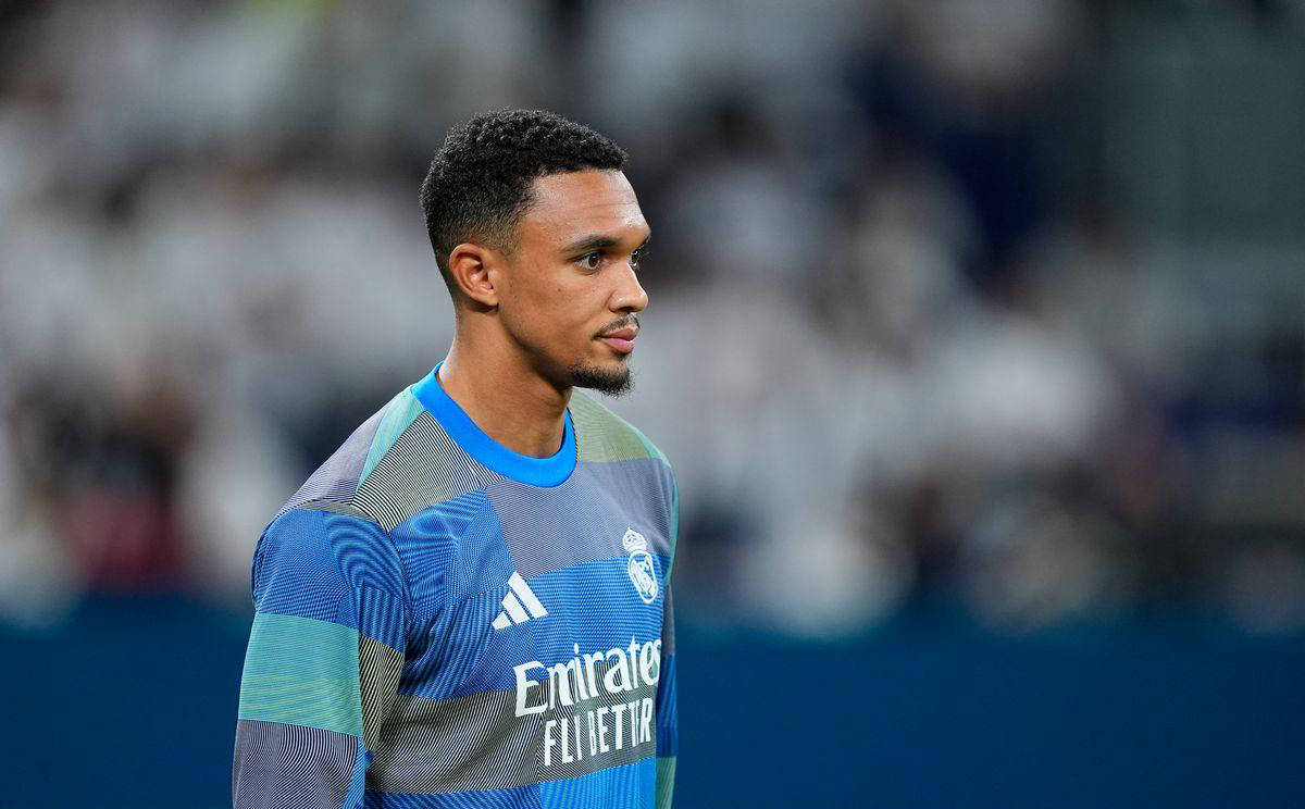 邮报评近5年曼联引援：姆伯莫居首、C罗第4，桑乔垫底（《邮报》评选曼联近五年引援榜：姆伯莫居首，C罗第4，桑乔排名末位）