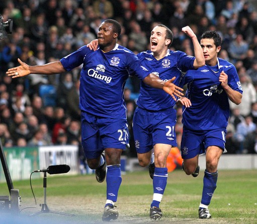 半场：海登海姆1-0法兰克福，阿尔杨-伊布助攻齐夫齐瓦泽破门（半场战报：海登海姆暂1-0领先法兰克福，阿尔杨-伊布助攻齐夫齐瓦泽建功）