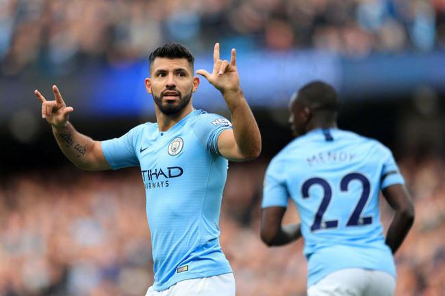 福布斯穿7号替补登场，是马丁内斯执教后第14位完成首秀球员（福布斯身穿7号替补出场，成为马丁内斯执教后第14位完成首秀的球员）